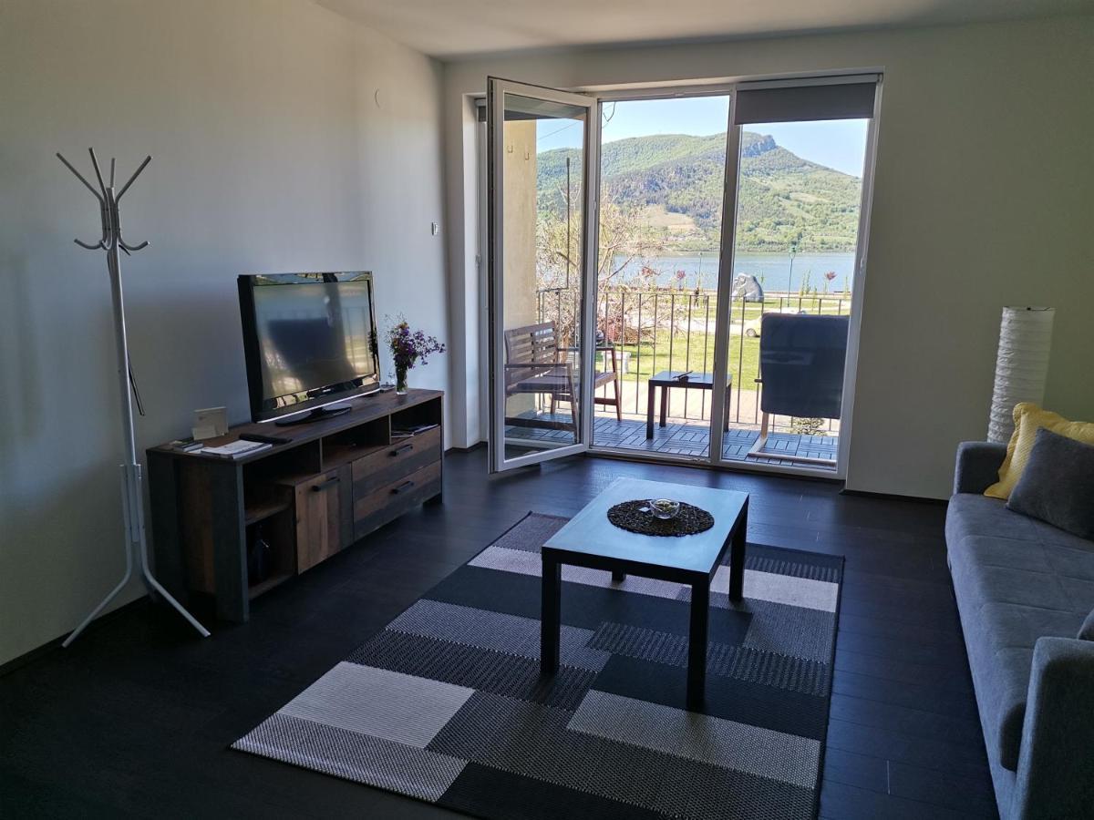 Apartman Terassa Donji Milanovac Exteriör bild