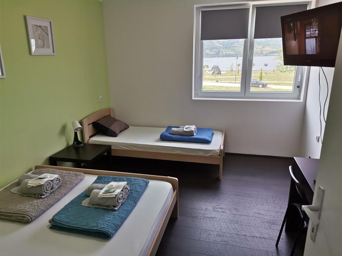 Apartman Terassa Donji Milanovac Exteriör bild